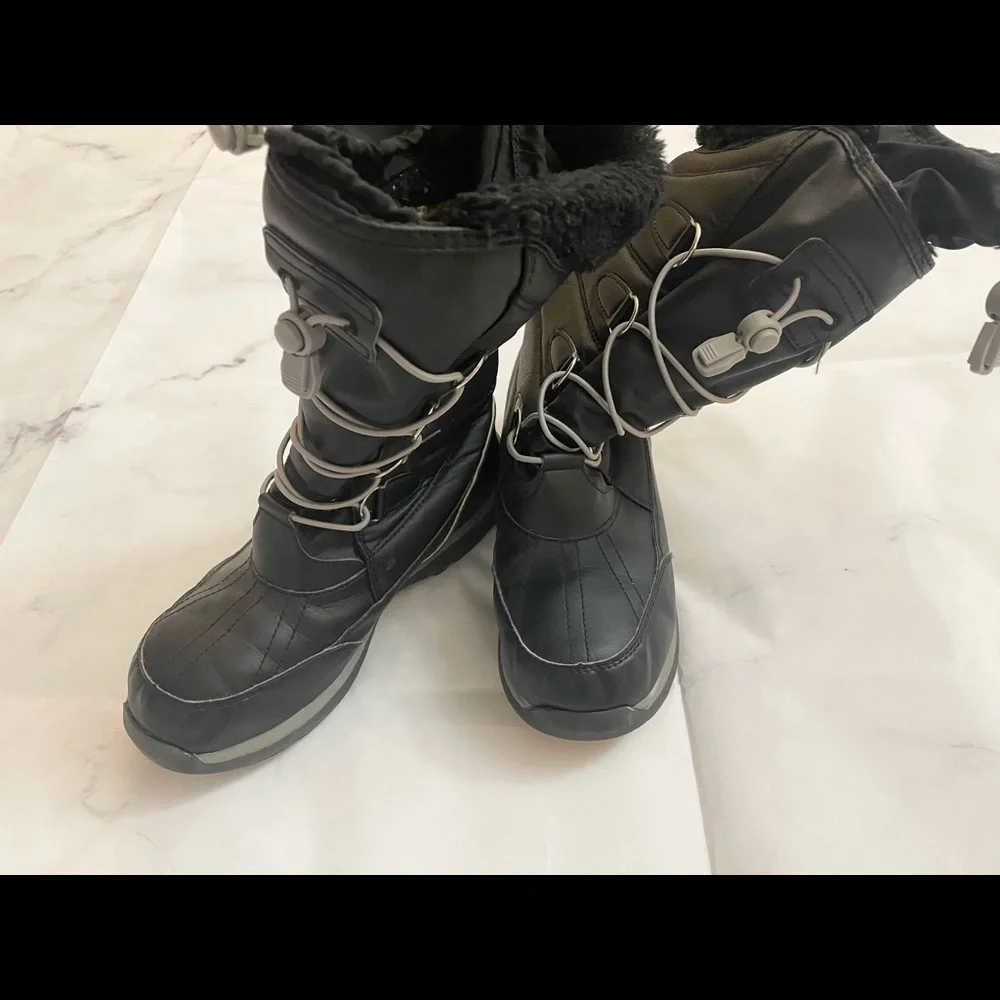 Land’s End Snow Boot - Picture 7 of 9